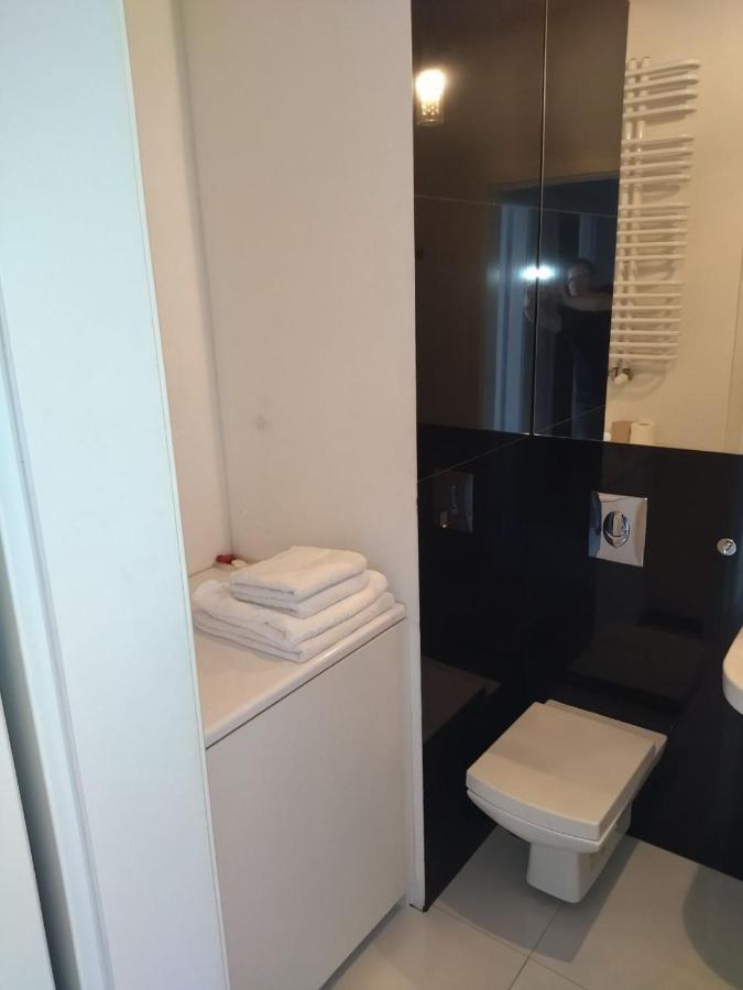 House4You Apartament Sakura Airport Chopin Warschau Buitenkant foto